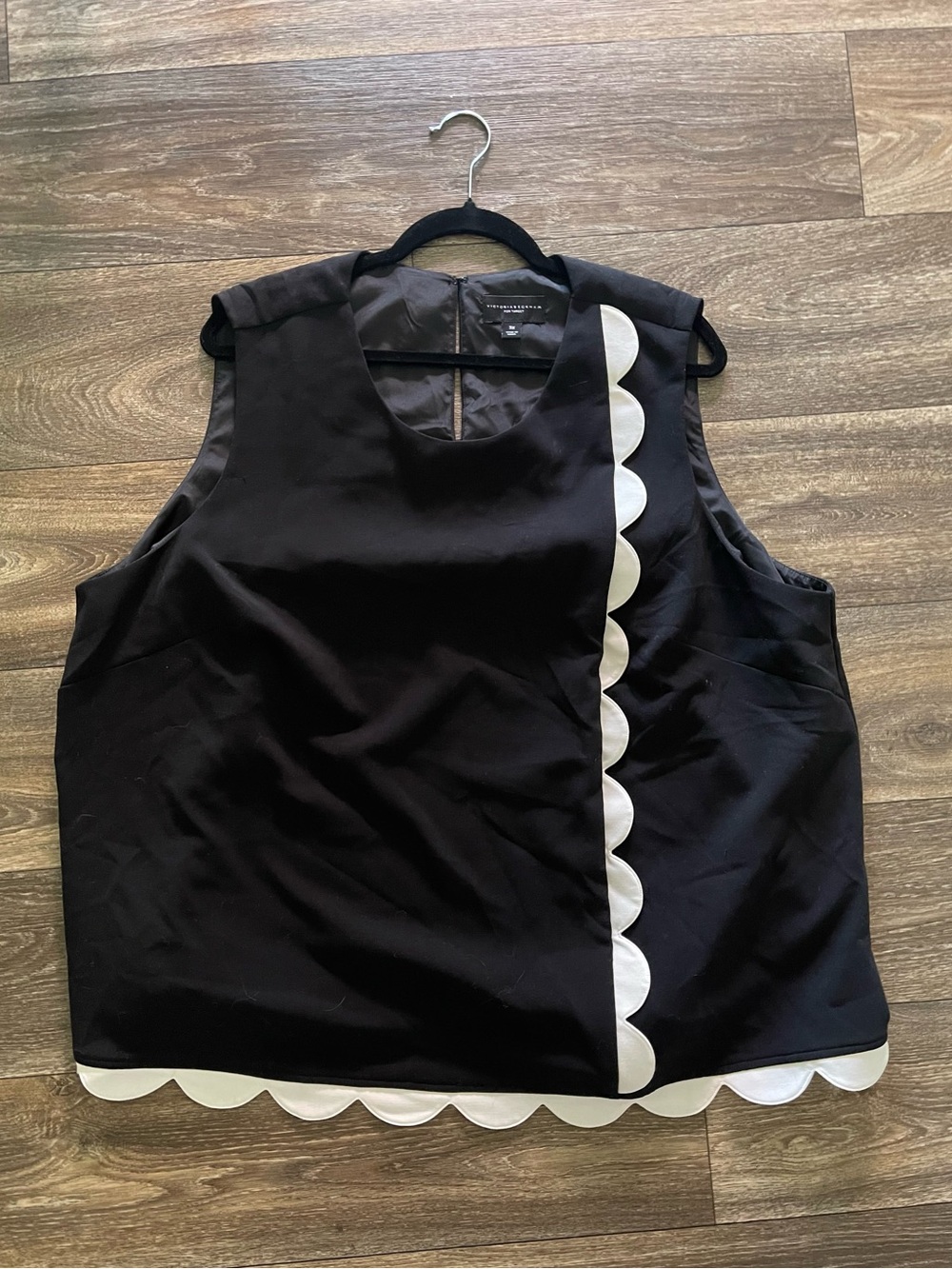 Victoria Beckham for Target black scallop top 3X (2016 collection)